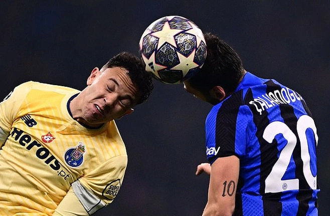 Inter gặp khó khăn với hàng thủ của Porto