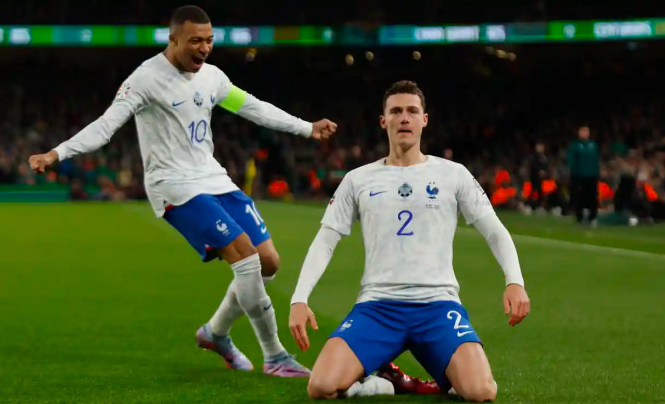 Pavard ghi bàn duy nhất giúp Pháp đánh bại Ireland