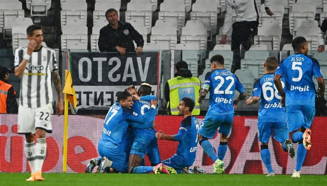Bàn thắng duy nhất của Giacomo Raspadori giúp Napoli chiến thắng nghẹt thở trước Juventus