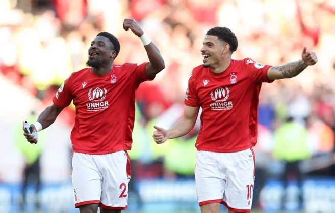 Thua Nottingham 0-1, Arsenal giúp Man City vô địch Ngoại Hạng Anh