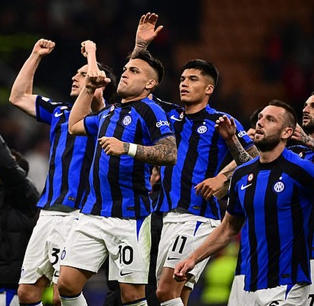Inter Milan đặt 1 chân vào chung kết Champions League